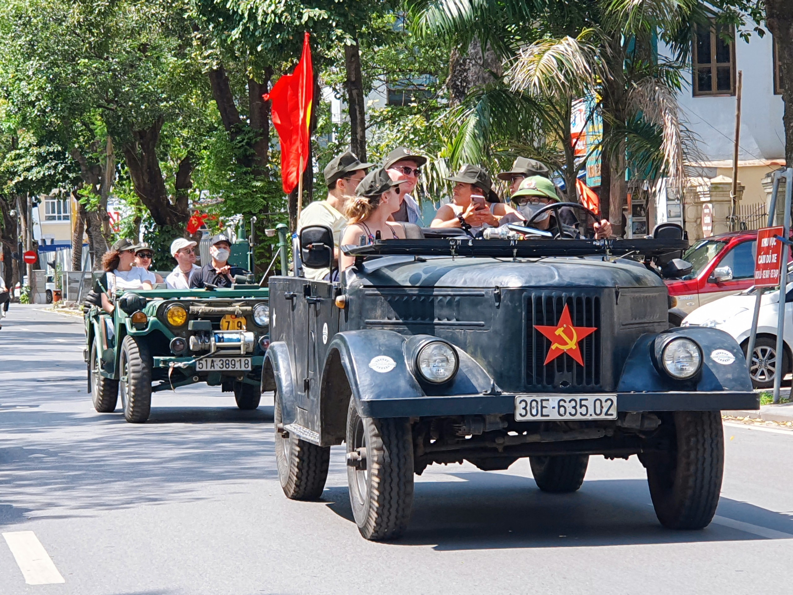 HALF-DAY HANOI ADVENTURE BY ARMY-JEEP/VESPA/MINSK-MORTOBIKE